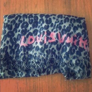 Louis Vuitton Leopard scarf / stole